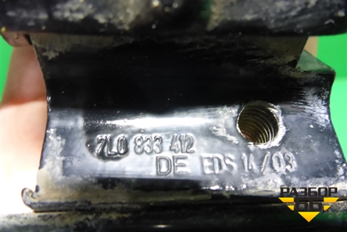 Петля двери задней правой нижняя (7L0833412) для Volkswagen Touareg c 2002-2010г (Туарег)