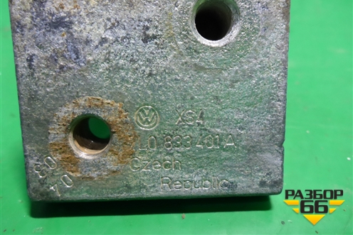 Петля двери задней левой верхняя (7L0833401A) для Volkswagen Touareg c 2002-2010г (Туарег)