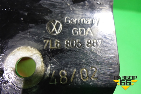 Кронштейн амортизатора капота левый (7L6805887) для Volkswagen Touareg c 2002-2010г (Туарег)