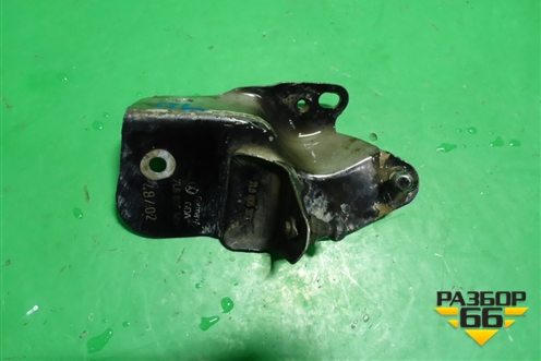 Кронштейн амортизатора капота левый (7L6805887) для Volkswagen Touareg c 2002-2010г (Туарег)