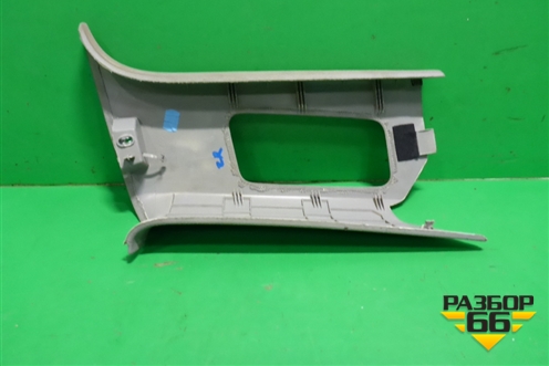 Обшивка стойки задняя верхняя правая (передняя часть) (7L6867242) для Volkswagen Touareg c 2002-2010г (Туарег)