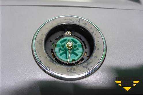 Плафон салонный передний (под люк) (7L6868349M) для Volkswagen Touareg c 2002-2010г (Туарег)