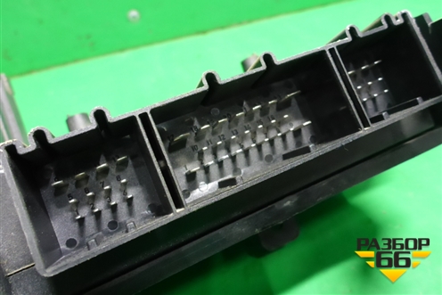 Блок комфорта (в сборе с кронштейном) (7L0959933C) для Volkswagen Touareg c 2002-2010г (Туарег)