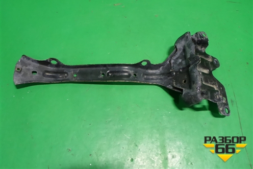 Кронштейн передней панели центральный (7L0805799) для Volkswagen Touareg c 2002-2010г (Туарег)