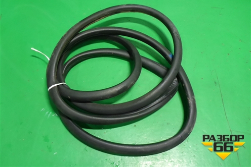 Уплотнитель двери задней правой для Volkswagen Touareg c 2002-2010г (Туарег)