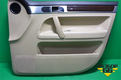 Обшивка двери передней правой под электрику (7L6867012) для Volkswagen Touareg c 2002-2010г (Туарег)