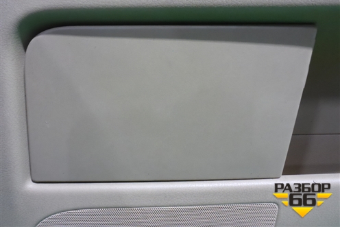 Обшивка двери задней правой под электрику (7L6867212) для Volkswagen Touareg c 2002-2010г (Туарег)