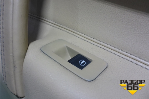 Обшивка двери задней правой под электрику (7L6867212) для Volkswagen Touareg c 2002-2010г (Туарег)