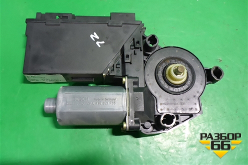 Моторчик стеклоподъёмника задний левый (7L0959703) для Volkswagen Touareg c 2002-2010г (Туарег)