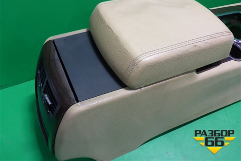 Подлокотник (7L6863243K) для Volkswagen Touareg c 2002-2010г (Туарег)