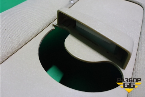 Обшивка стойки центральная правая (7L6867240) для Volkswagen Touareg c 2002-2010г (Туарег)