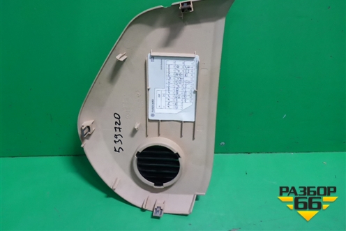 Накладка на торпедо (боковая правая) (7L6857176) для Volkswagen Touareg c 2002-2010г (Туарег)