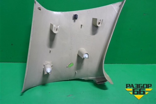 Обшивка стойки задняя верхняя правая (задняя часть) (7L6867246) для Volkswagen Touareg c 2002-2010г (Туарег)