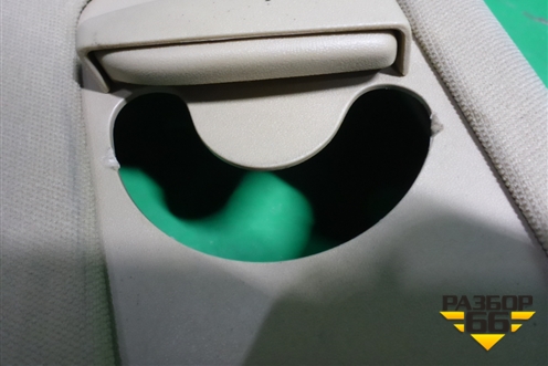 Обшивка стойки задняя верхняя правая (передняя часть) (7L6867242) для Volkswagen Touareg c 2002-2010г (Туарег)