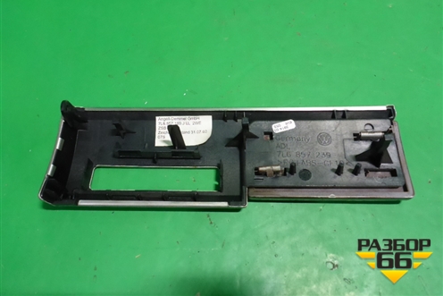 Накладка на торпедо (7L6857189) для Volkswagen Touareg c 2002-2010г (Туарег)