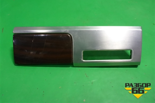 Накладка на торпедо (7L6857189) для Volkswagen Touareg c 2002-2010г (Туарег)