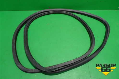 Уплотнитель двери задней правой (7L0867367) для Volkswagen Touareg c 2002-2010г (Туарег)