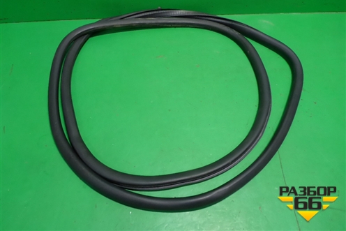 Уплотнитель двери задней правой (7L0867367) для Volkswagen Touareg c 2002-2010г (Туарег)