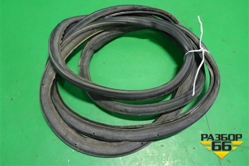 Уплотнитель багажника (на кузов) (7L6827705) для Volkswagen Touareg c 2002-2010г (Туарег)