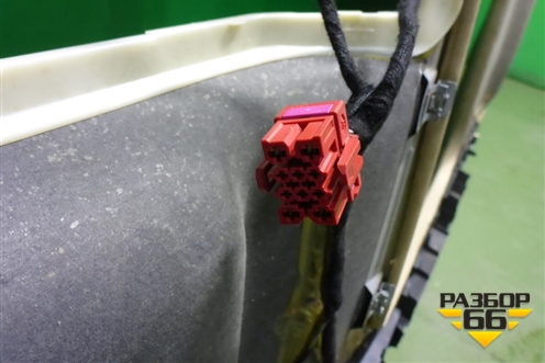 Обшивка потолка (под люк) (7L685606) для Volkswagen Touareg c 2002-2010г (Туарег)