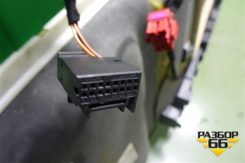 Обшивка потолка (под люк) (7L685606) для Volkswagen Touareg c 2002-2010г (Туарег)