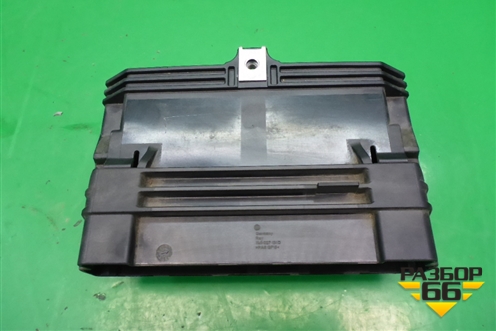 Кронштейн (блока электронного) (7L0927131D) для Volkswagen Touareg c 2002-2010г (Туарег)