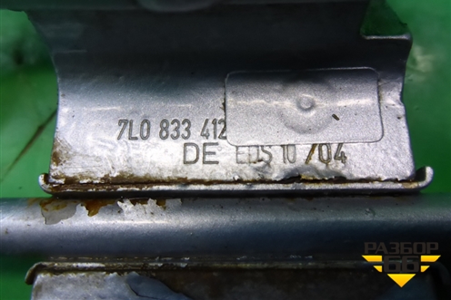 Петля двери задней правой нижняя для Volkswagen Touareg c 2002-2010г (Туарег)