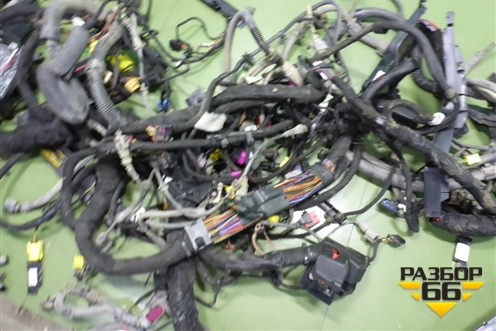 Проводка подкапотная+салон для Volkswagen Touareg c 2002-2010г (Туарег)