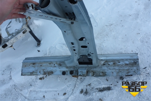 Порог со стойкой правый для Volkswagen Touareg c 2002-2010г (Туарег)