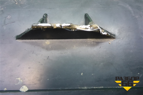 Крышка аккумулятора (под сиденьем) (7L0864643B) для Volkswagen Touareg c 2002-2010г (Туарег)