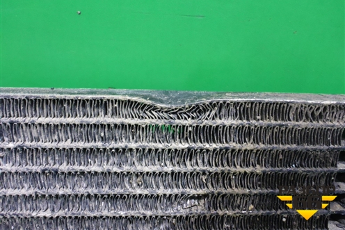 Радиатор кондиционера (7L0820411G) для Volkswagen Touareg c 2002-2010г (Туарег)