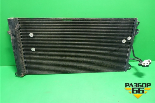 Радиатор кондиционера (7L0820411G) для Volkswagen Touareg c 2002-2010г (Туарег)