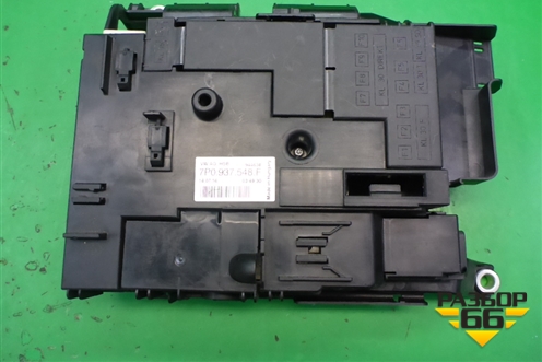 Блок предохранителей салонный (7P0937548F) для Volkswagen Touareg с 2010-2018г (Туарег)