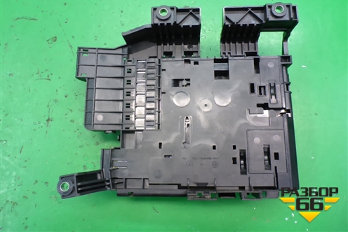 Блок предохранителей салонный (7P0937548F) для Volkswagen Touareg с 2010-2018г (Туарег)