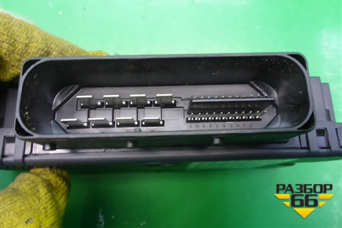 Блок управления стояночным тормозом (7P0907801D) для Volkswagen Touareg с 2010-2018г (Туарег)