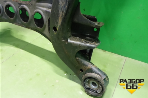 Подрамник передний АКПП (7L0400025) для Volkswagen Touareg c 2002-2010г (Туарег)