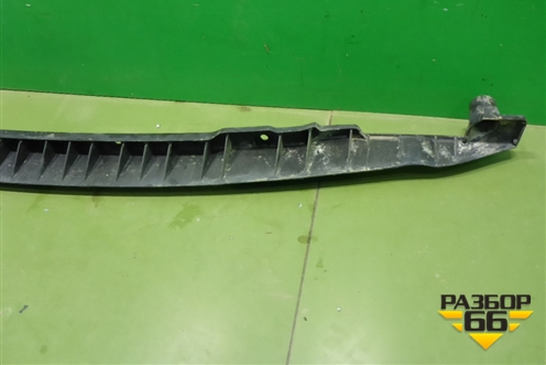 Кронштейн заднего бампера центральный (7L6807863B) для Volkswagen Touareg c 2002-2010г (Туарег)