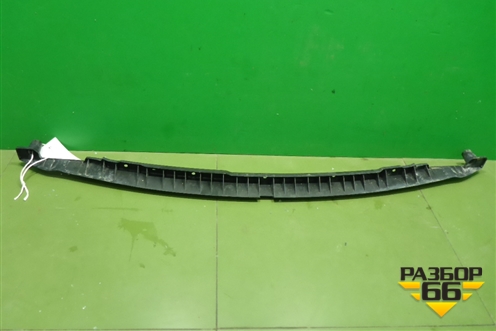 Кронштейн заднего бампера центральный (7L6807863B) для Volkswagen Touareg c 2002-2010г (Туарег)