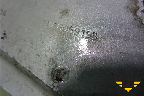 Кронштейн переднего крыла левый (7L6805919B) для Volkswagen Touareg c 2002-2010г (Туарег)