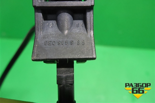 Форсунка омывателя лобового стекла (с подогревом) (6E0955986) для Volkswagen Touareg c 2002-2010г (Туарег)