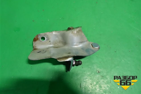 Кронштейн амортизатора капота (правый) (7L6805888) для Volkswagen Touareg c 2002-2010г (Туарег)