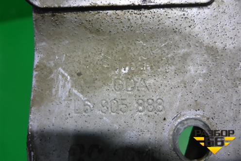 Кронштейн амортизатора капота (правый) (7L6805888) для Volkswagen Touareg c 2002-2010г (Туарег)