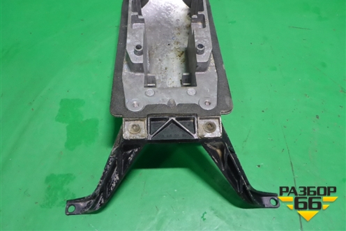Кронштейн кулисы КПП (АКПП) (7L6713095B) для Volkswagen Touareg c 2002-2010г (Туарег)