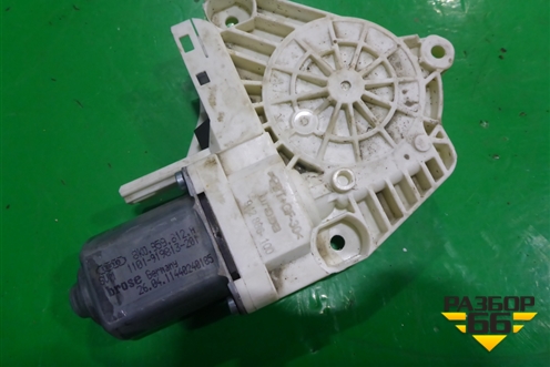 Моторчик стеклоподъёмника задний правый (8K0959812A) для Audi A4 (В8) с 2007-2015г (А4)