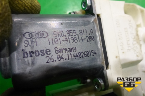 Моторчик стеклоподъёмника задний левый (8K0959811A) для Audi A4 (В8) с 2007-2015г (А4)