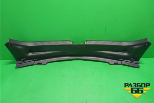 Обшивка багажника на заднюю панель (5838733140) для Toyota Camry V70 с 2017г (Камри)