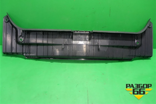 Обшивка багажника на заднюю панель (5838733140) для Toyota Camry V70 с 2017г (Камри)