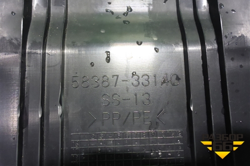 Обшивка багажника на заднюю панель (5838733140) для Toyota Camry V70 с 2017г (Камри)