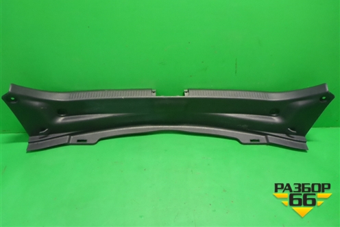 Обшивка багажника на заднюю панель (5838733140) для Toyota Camry V70 с 2017г (Камри)