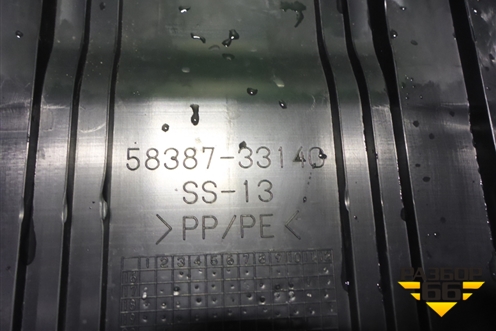 Обшивка багажника на заднюю панель (5838733140) для Toyota Camry V70 с 2017г (Камри)